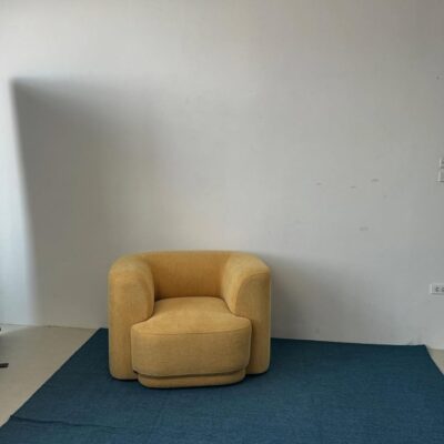 Armchair Clara