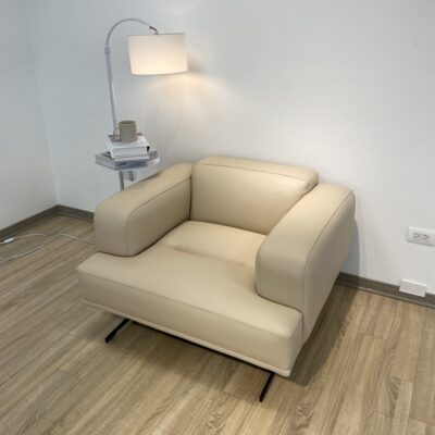 Armchair Wesley hover